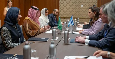 وزير السياحة ونظيرته الهيلينية يبحثان تعزيز الشراكة وتطوير السياحة المستدامة – أخبار السعودية