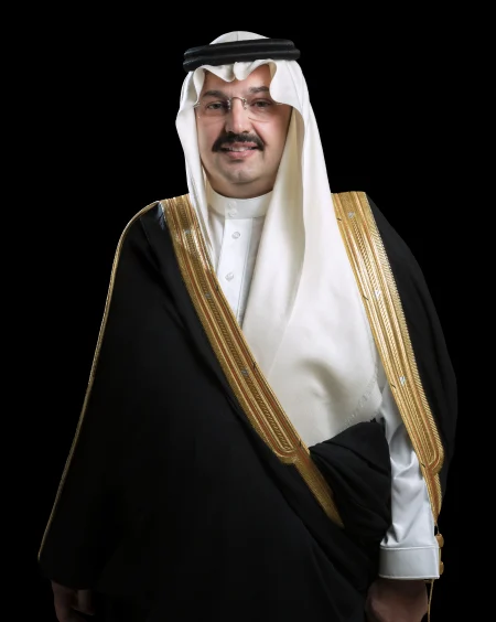أمير عسير يُعزّي آل عباس في فقيدتهم – أخبار السعودية
