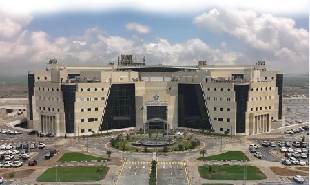 «جازان التخصصي» يُنهي معاناة مريضة بورم الثدي بعملية استئصال وترميم فوري بتقنيات تجميلية متقدمة