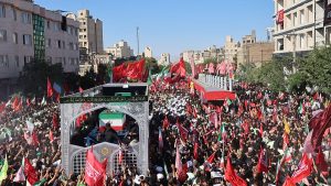 فيديو. إيران تشيع آية الله علي خامنئي وسط توتر مع الولايات المتحدة