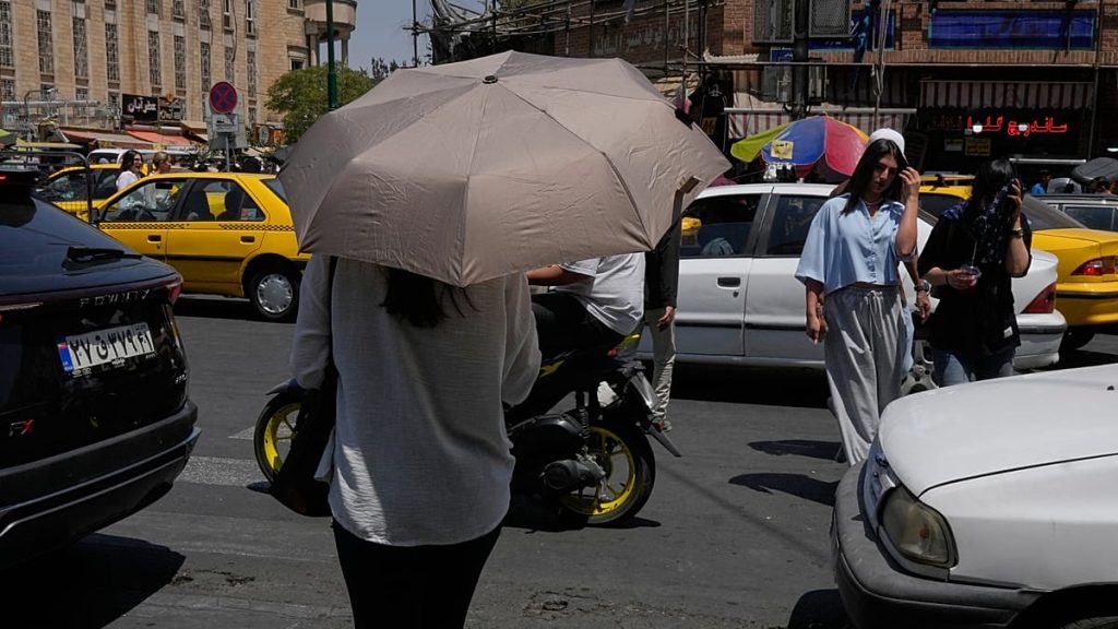 بعد الضربات الأمريكية.. إيران لمواطنيها: أطفئوا أجهزة التكييف لإنقاذ شبكة الكهرباء
