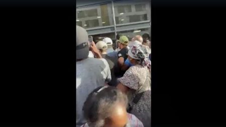 فيديو. اندفاع لشراء المكيفات يتسبب بمشادات في متاجر ليدل في فرنسا