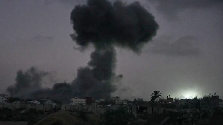 بينهم 8 في استهداف موكب تشييع.. 14 قتيلاً في غارات إسرائيلية على قطاع غزة منذ فجر اليوم