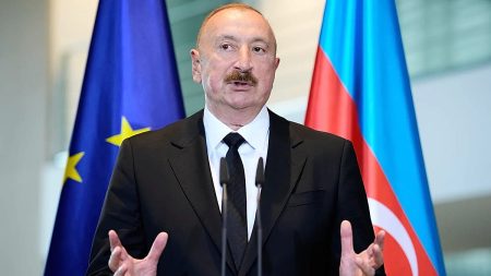 علييف: مسؤولون روس وألمان سابقون في باكو لاجتماع محتمل بشأن أوكرانيا