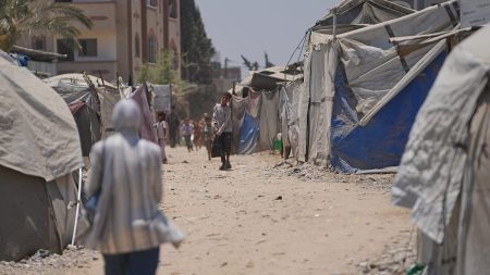 قوة الاستقرار الدولية في غزة تتعثر قبل انطلاقها.. من خطة بـ20 ألف جندي إلى انتشار أولي بـ10 فقط