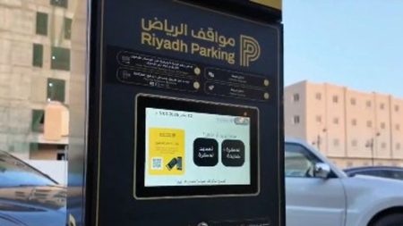 مواقف الرياض تشغّل أكثر من 3600 موقف مدفوع في حي العليا