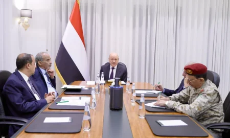 المجلس الرئاسي اليمني يحذر إيران من التصعيد وانتهاك السيادة