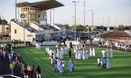 انطلاق موسم سباقات الطائف في ميدان الملك خالد للفروسية