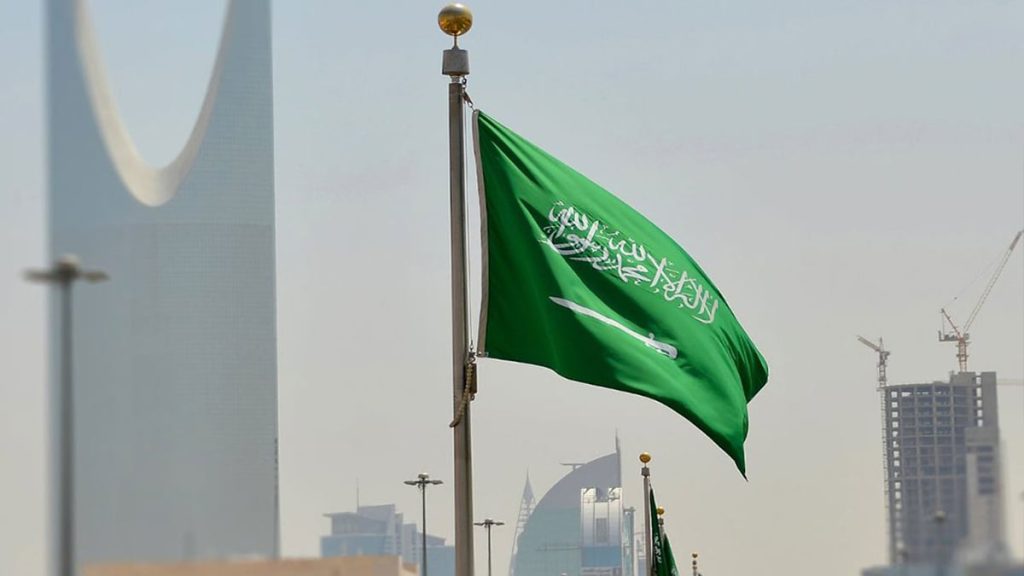 كاتب اقتصادي: اقتصاد المملكة يحول الأزمات إلى فرص