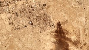 الحوثيون يصعّدون ضد السعودية.. قتلى في هجوم على المخا واستهداف منشأة لأرامكو في جازان
