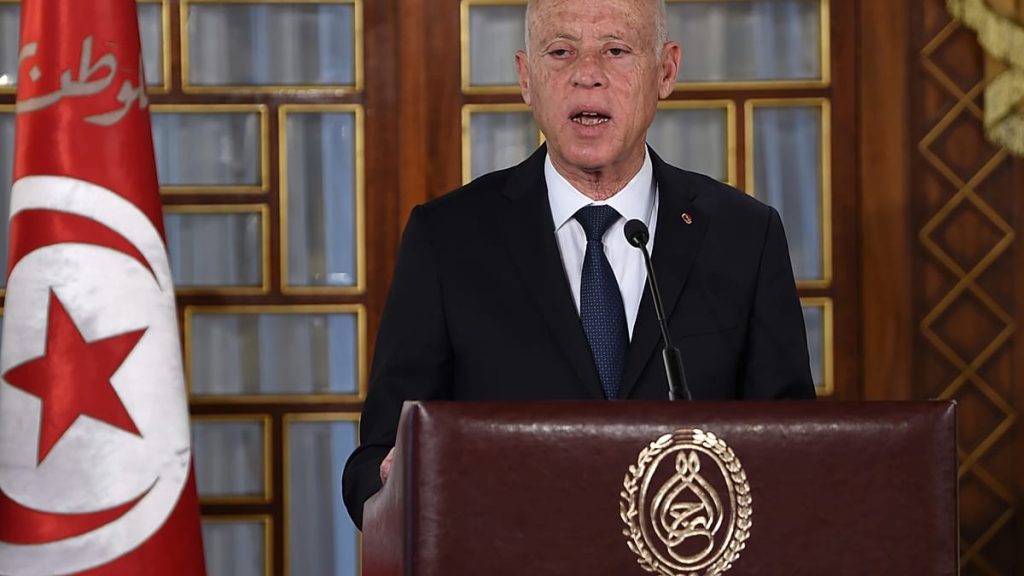 تونس تغرق في أزمة عطش.. وسعيّد يتحدث عن “أعمال مدبّرة لتأجيج الأوضاع”