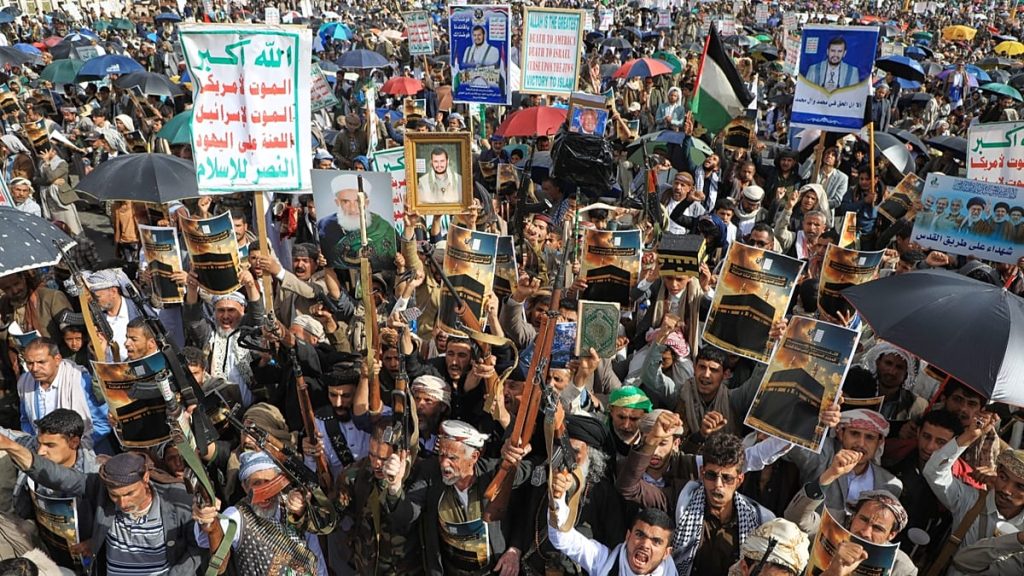 تحذير أممي: اليمن مهدد بالعودة إلى “صراع شامل” إذا استمرت ضربات “الحوثيين”