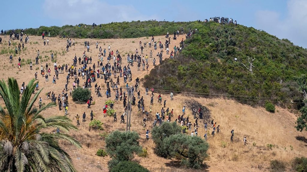 “يورونيوز”: الاتحاد الأوروبي يعتزم زيادة تمويل المغرب لضبط الحدود والهجرة بعد أزمة سبتة