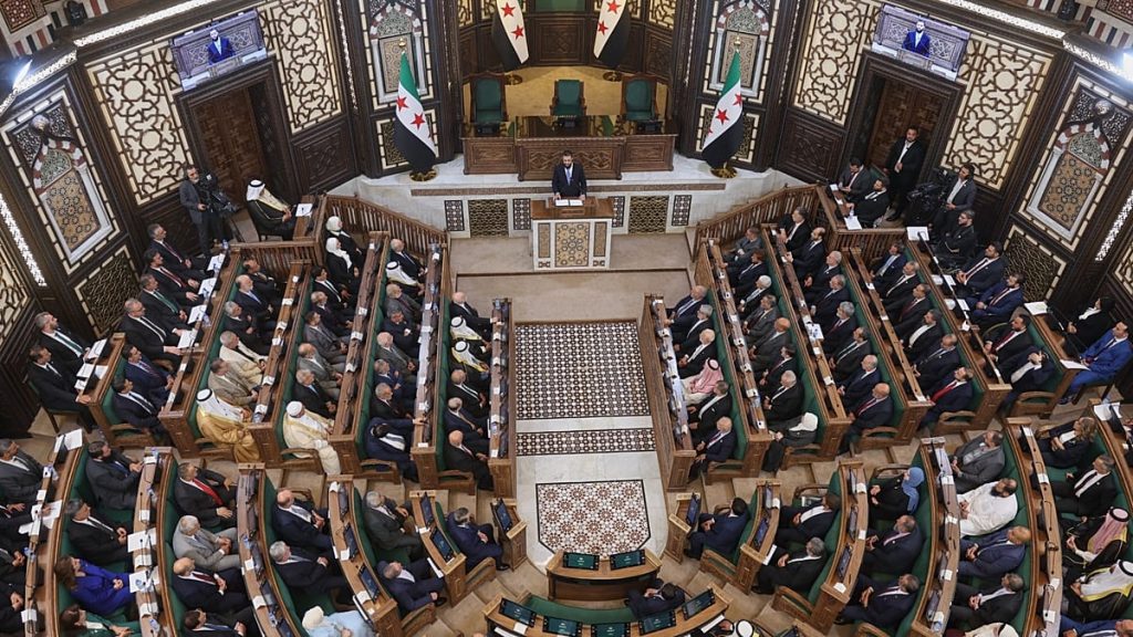 محكمة الجنايات السورية تقضي بإعدام وسيم الأسد.. ما التهم الموجّهة إليه؟
