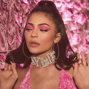 كايلي جينر تحتفل بعيد ميلادها بإطلالة وردية مستوحاة من أجواء «Princess Kitty» – أخبار السعودية