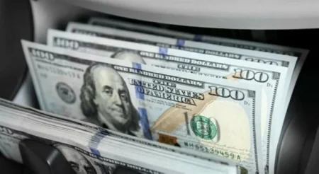 الدولار يتراجع قرب أدنى مستوياته في عدة أشهر – أخبار السعودية
