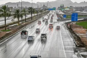 حالة الطقس في السعودية: أمطار غزيرة وسحب رعدية بعدة مناطق