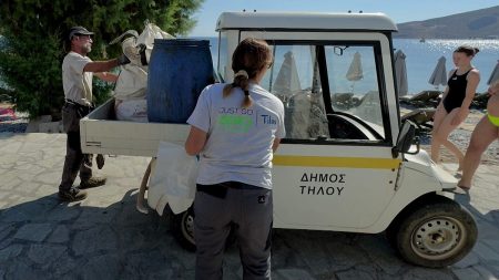 جزيرة يونانية تحل مشكلة النفايات بإزالة المكب نهائيا