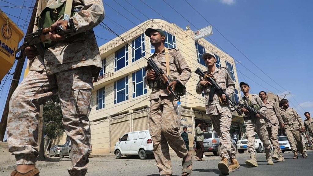 الحوثيون في اليمن يتعهدون بعدم استهداف السفن الأميركية بعد إلغاء ترامب الضربات