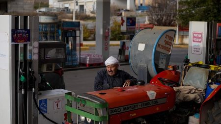 خطة جديدة لمواجهة أزمة المحروقات في سوريا.. بدائل للمازوت وإعادة تشغيل المصافي