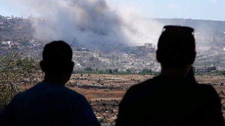 إرجاء مفاوضات لبنان وإسرائيل إلى أكتوبر.. وعون يتفقّد النبطية ويؤكد ثوابت الدولة تجاه الجنوب