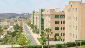 تعليق الدراسة الحضورية في جامعة الملك خالد بأبها وخميس مشيط غدا بسبب الأحوال الجوية