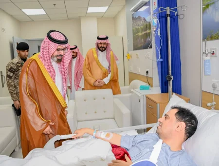 نائب أمير جازان يطمئن على صحة مدير فرع «المجاهدين» – أخبار السعودية