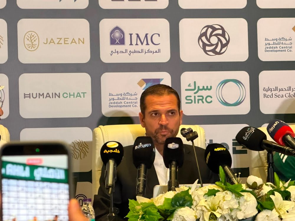 المدير الرياضي لنادي الأهلي: رحيل بيدرو وتكليف هوساوي