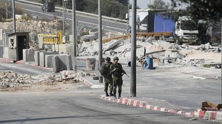تصعيد إسرائيلي في الضفة الغربية.. اعتقالات وهدم منازل وحصار يهدد آلاف الفلسطينيين