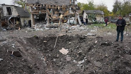 فيديو. مقتل ما لا يقل عن 9 أشخاص في هجمات روسية استهدفت مناطق متفرقة من أوكرانيا خلال 24 ساعة