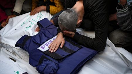 بعد ثلاث سنوات من الحرب.. إسرائيل تواصل منع الصحافيين الأجانب من دخول غزة بصورة مستقلة