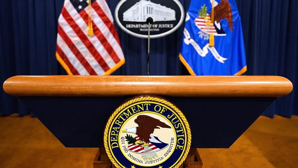 من أجل حبيبته الصحفية.. اتهام متعاقد سابق بالـ CIA بتسريب تقارير حساسة تتعلق بإسرائيل وإيران