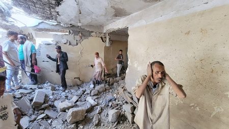 فيديو. اليمن: دبابات تطلق النار وسط اشتباكات في أطراف تعز