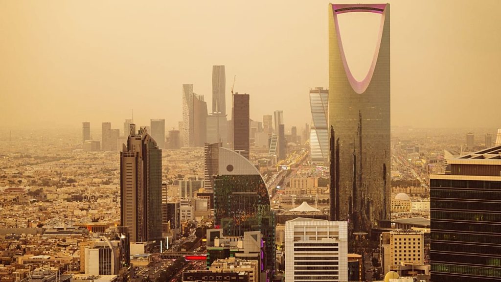 السعودية: أسعار جديدة للكهرباء والمياه ابتداءً من يناير 2027 ودعم مالي لتخفيف الأعباء